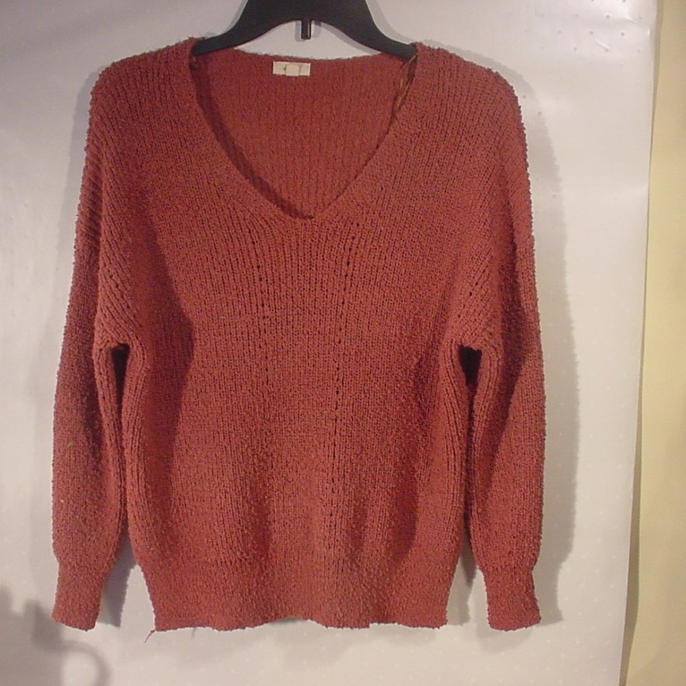 DEBUT Women’s V-Neck Long Sleeve Knit Sweater - Size XS